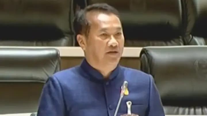 “รังสิกร” ภูมิใจไทย เสียงสั่นเครือ อวย “อนุทิน” เป็นผู้มีน้ำใจงดงาม มีความสามารถ