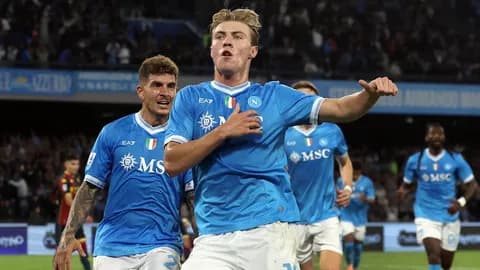 ผลบอล นาโปลี แซงดับ เจนัว ขึ้นจ่าฝูง กัลโช่ เซเรีย อา ฮอยลุนด์ยิงอีกแล้ว